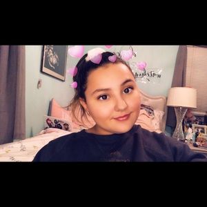 Meet your Posher, Alexis